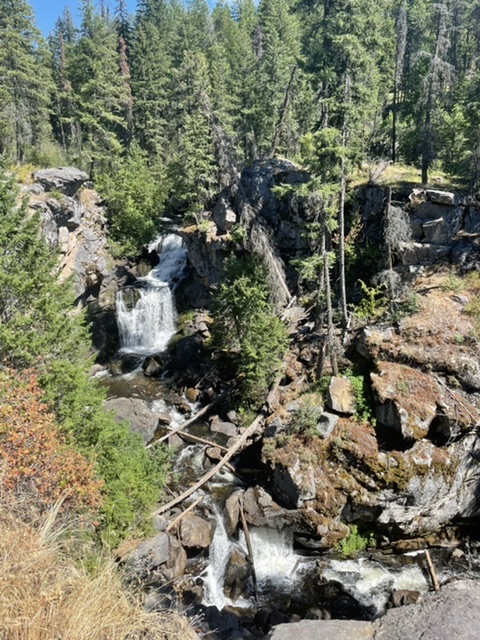 A quick stop at Crystal Falls right on route