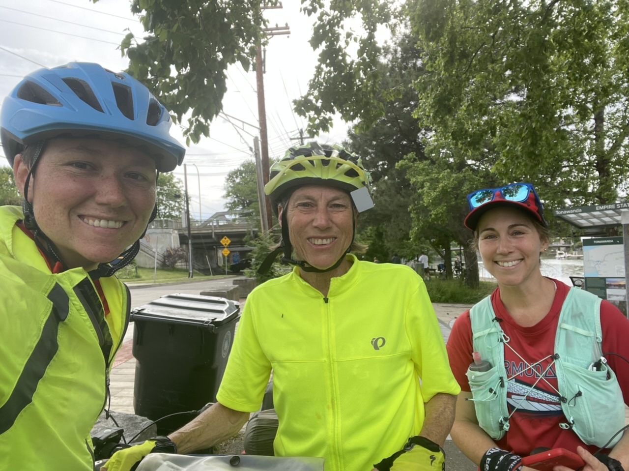 We met an ultra runner, Julie, who was just about to finish her journey from Pennsylvania to Niagara Falls on foot 🏃‍♀️