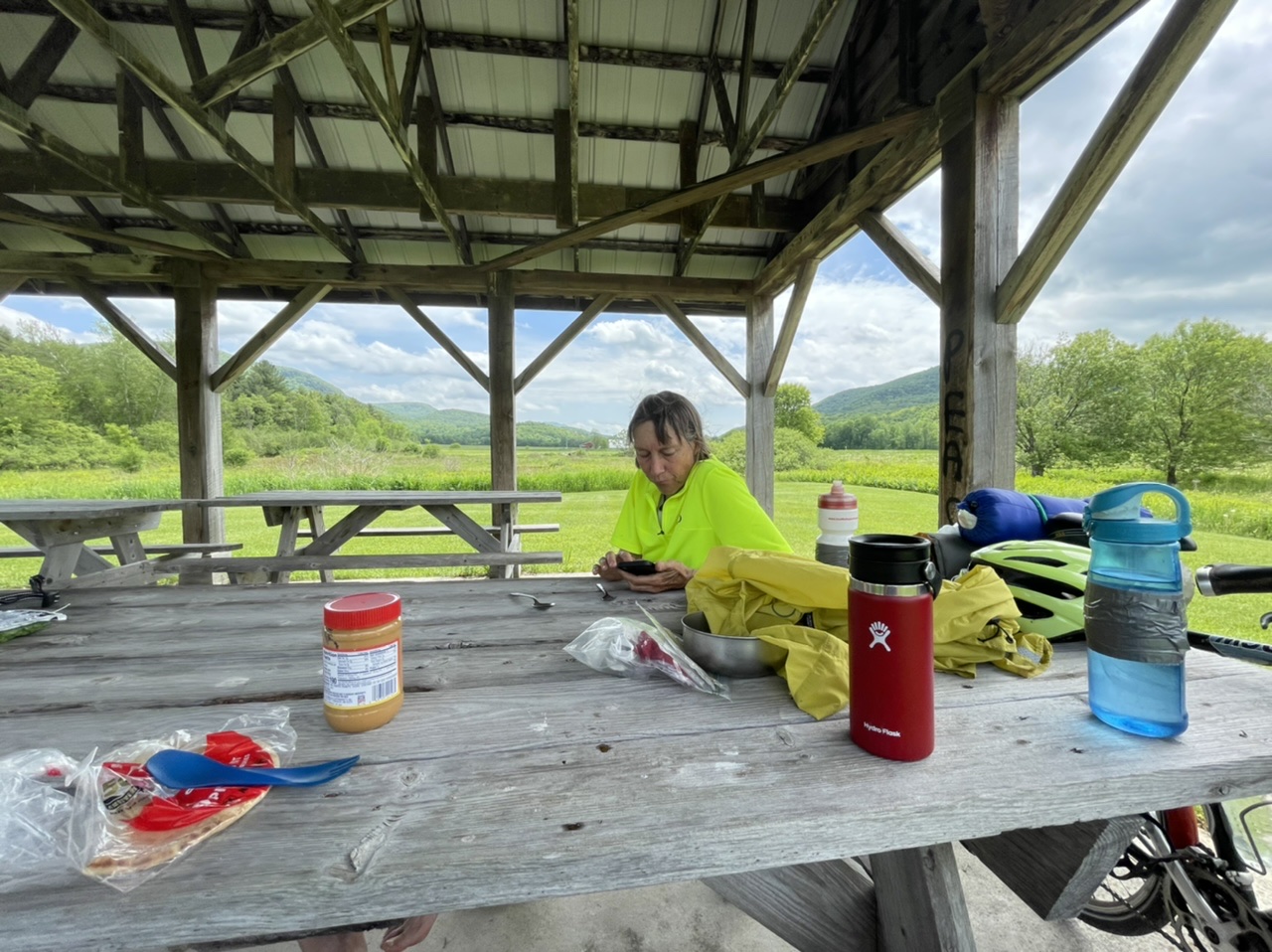 We stumbled upon a picnic pavilion in Rupert, which was a perfect lunch spot