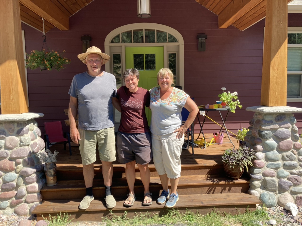 Rob, me, and Pam in front of their house